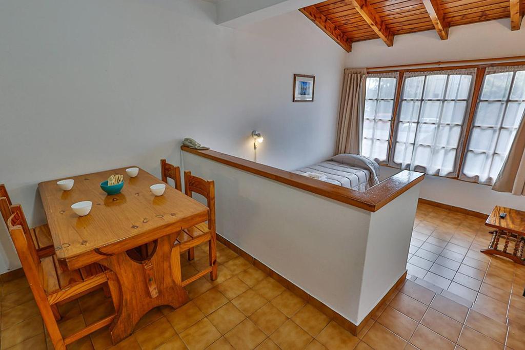 Standard One-Bedroom Apartment,1317937012:JPEG